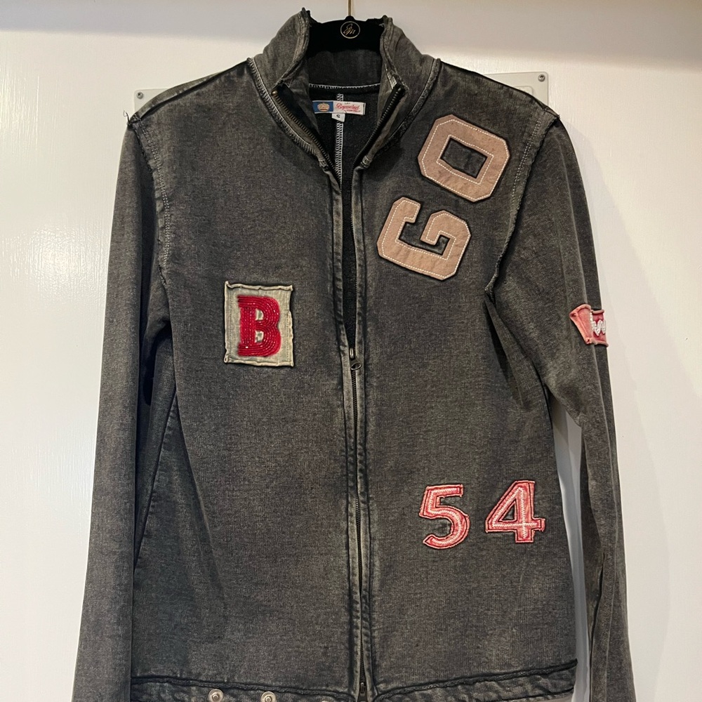 BEJEWELED graffiti, patch and jewels zip from jacket 💯 cotton. Size S